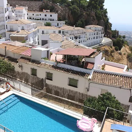 Central Mijas Apartment ميخاس